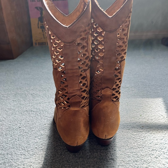 Charles David Tan Cutout Heeled Boots - Picture 5 of 7